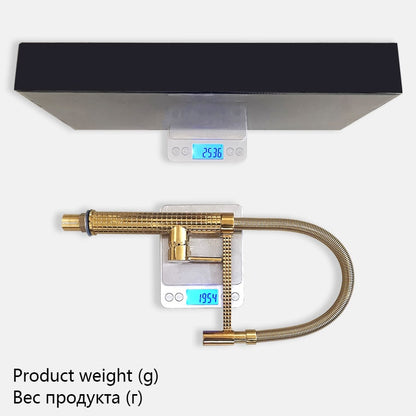 Luxus Küchenarmatur in Gold, Drehbar mit Feder, Heiß- und Kaltwasser-Mischbatterie inkl. Zubehör - Unique Outlet